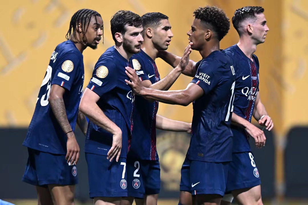 小苍解说视频-葡超倒计时，拜仁慕尼黑赛前再遭质疑，细节引发关注，态度坚定，身体对抗强度拉满的简单介绍