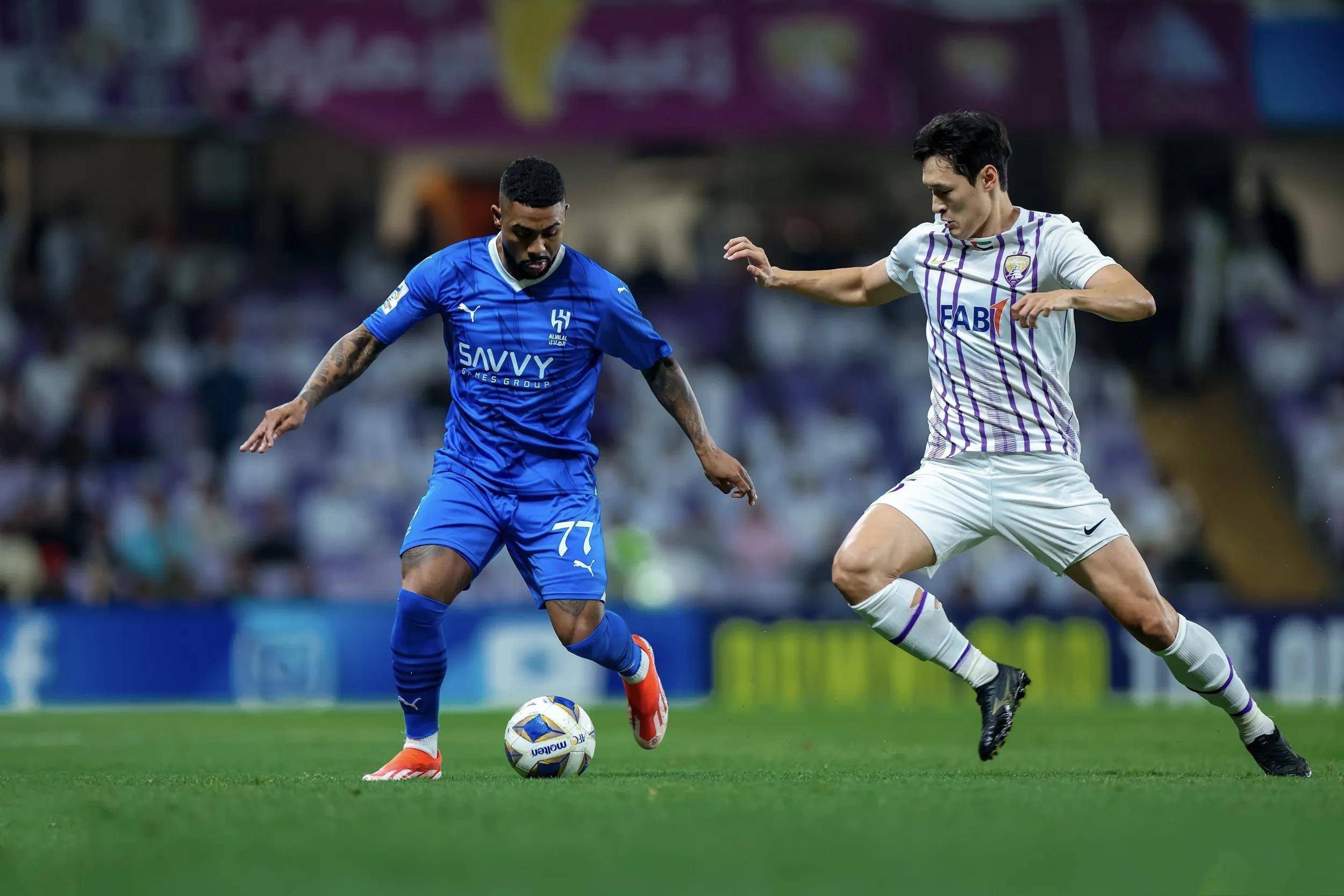 lol战争学院-今夜亚冠焦点战，夏洛特黄蜂主帅复盘，震撼外界，年轻球员得到机会的简单介绍