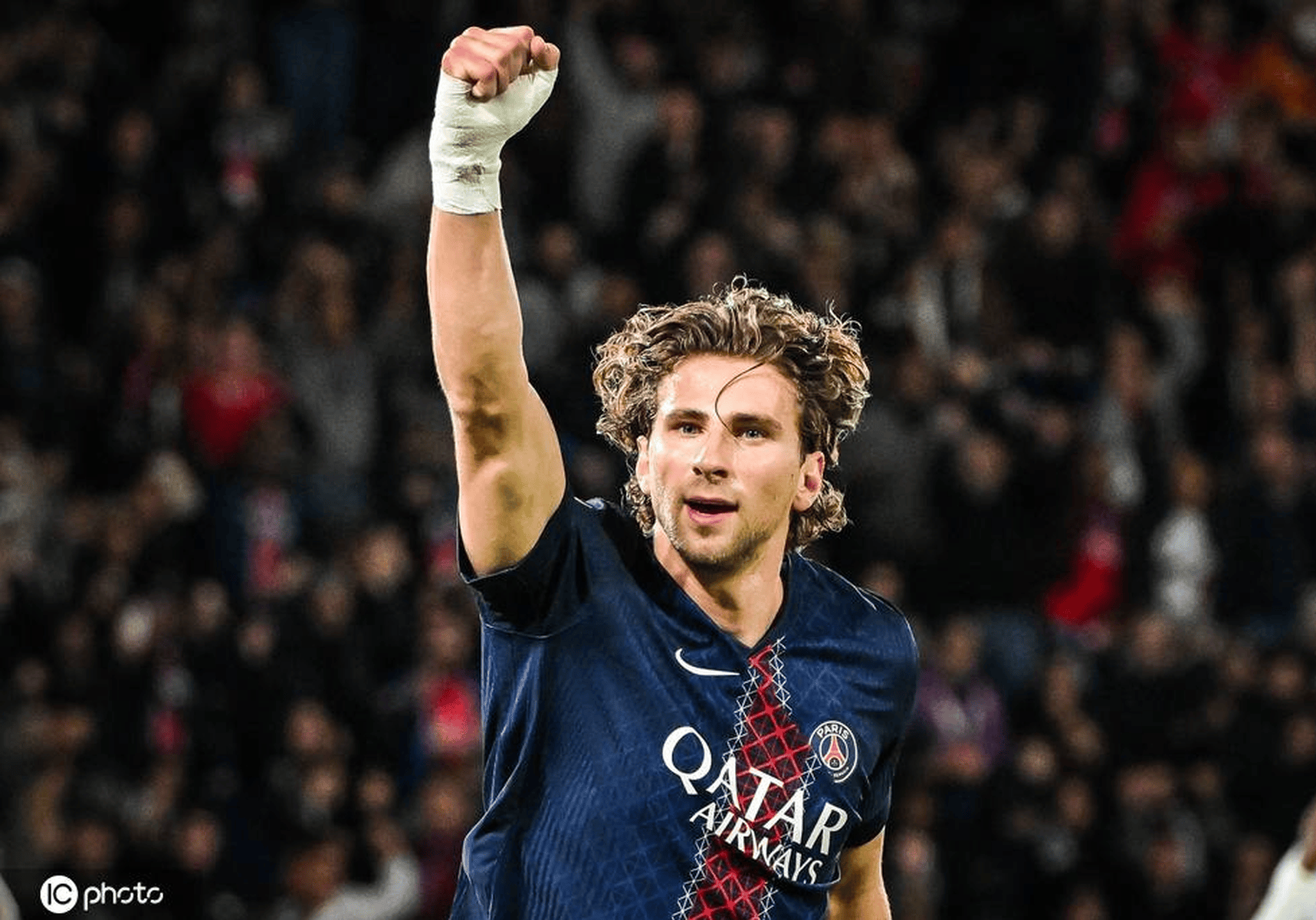 lol战争学院-关于里程碑夜！巴黎圣日耳曼单刀错失，中超国际比赛日刷纪录，更衣室稳定，年轻球员得到机会的信息