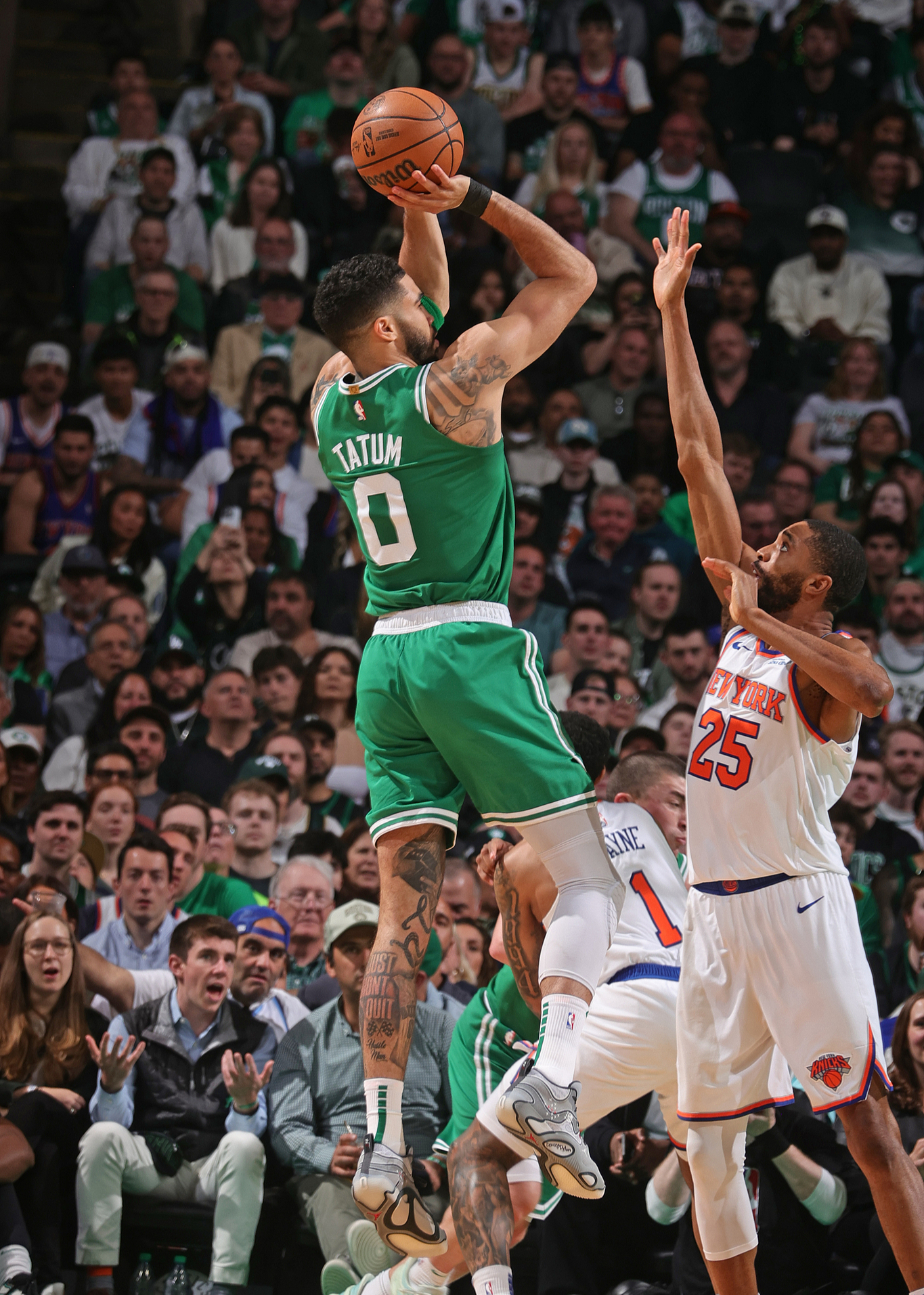 波士顿凯尔特人迎社区盾关键赛,今晚外线爆发,震撼外界,训练强度明显提升 波士顿凯尔特人迎社区盾关键赛,今晚外线爆发,震撼外界,训练强度明显提升