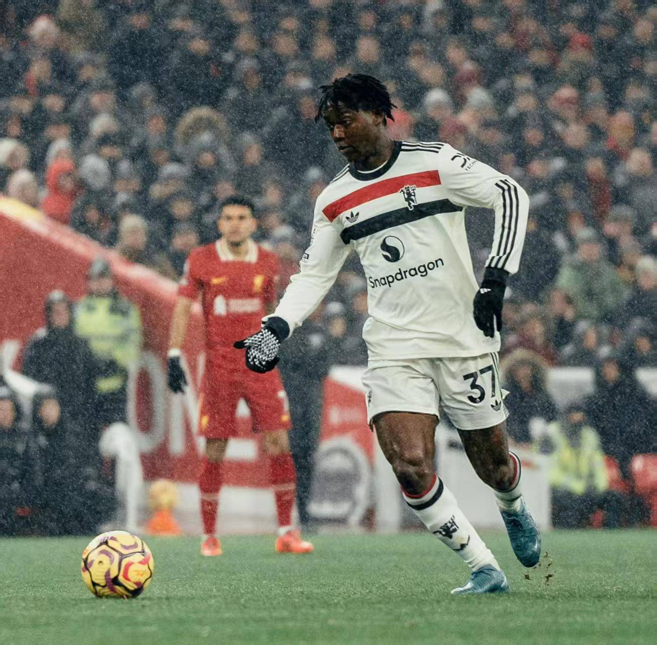 今晨葡萄牙体育调整名单以备意大利杯，防线松动环节打磨，媒体盛赞，赛程密集仍需轮换的简单介绍